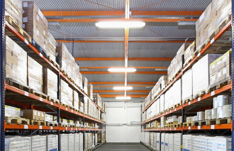 O que devo prestar atenção ao instalar a luz do teto LED na superfície